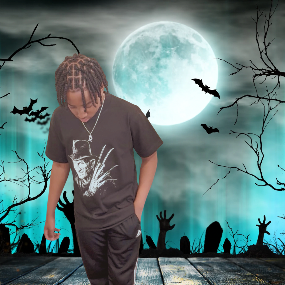 Claws under the moon